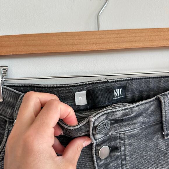 Kut from the Kloth High Rise Button Fly Mom Jeans Gray 12 - Picture 6 of 11